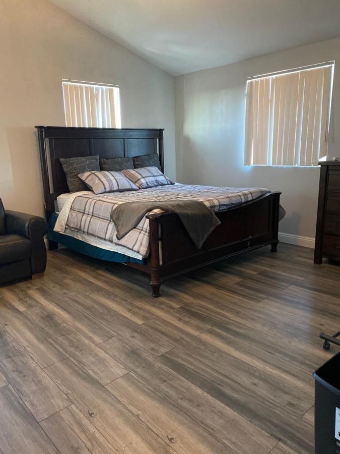 Private Long Term Bedrooms Near Usc & Sofi In Duplex Alloggio in famiglia