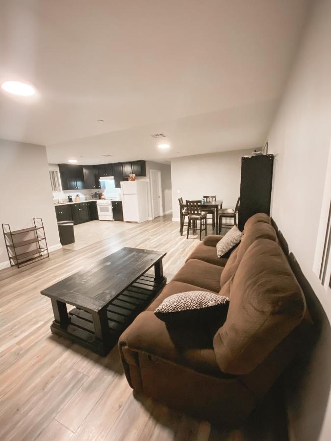 Hospedagem domiciliar Private Long Term Bedrooms Near Usc & Sofi In Duplex